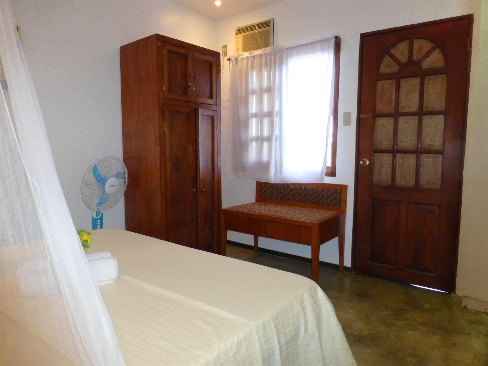 Talima Beach Villas & Dive Resort Cebu Kültér fotó