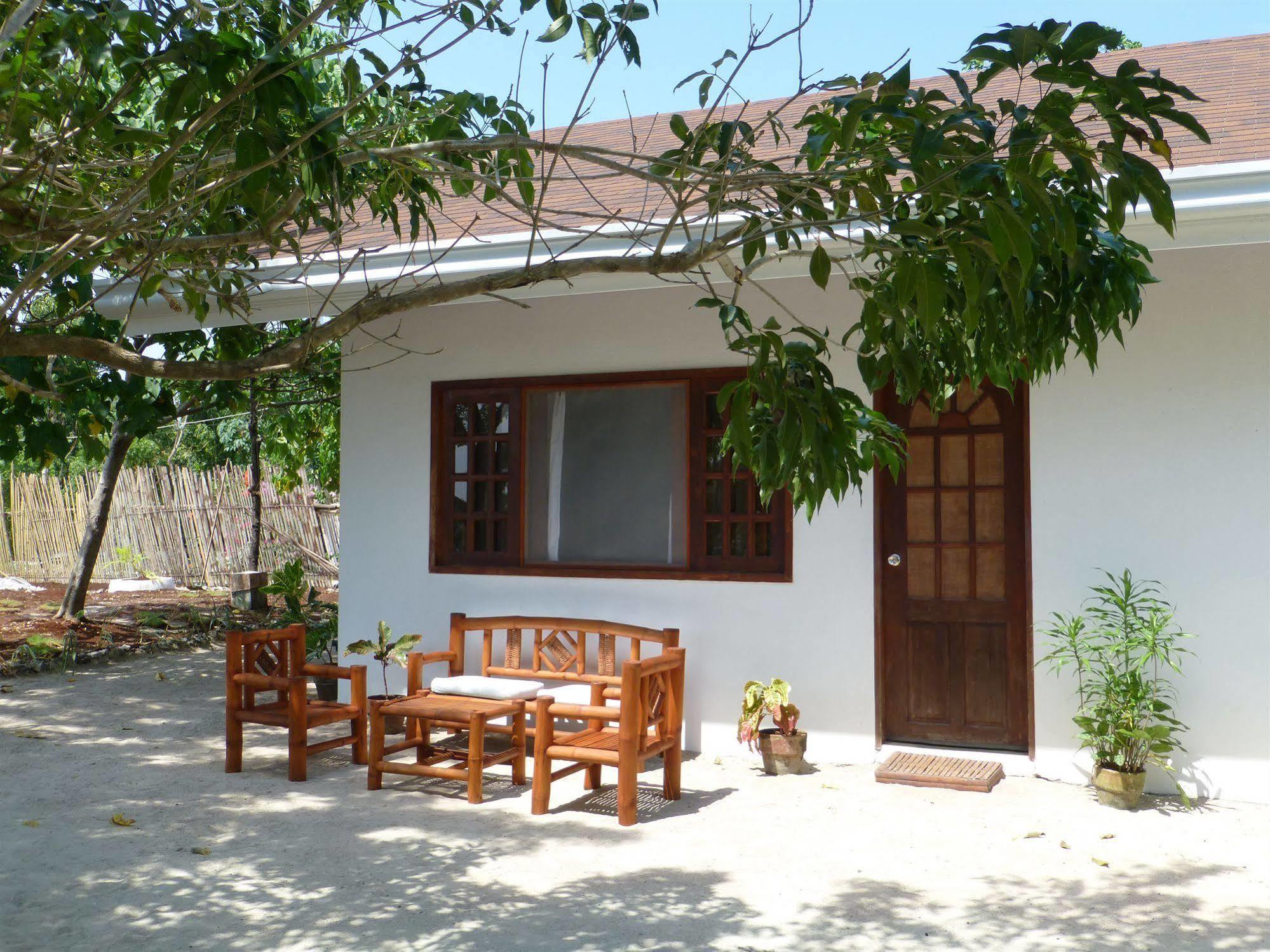 Talima Beach Villas & Dive Resort Cebu Kültér fotó
