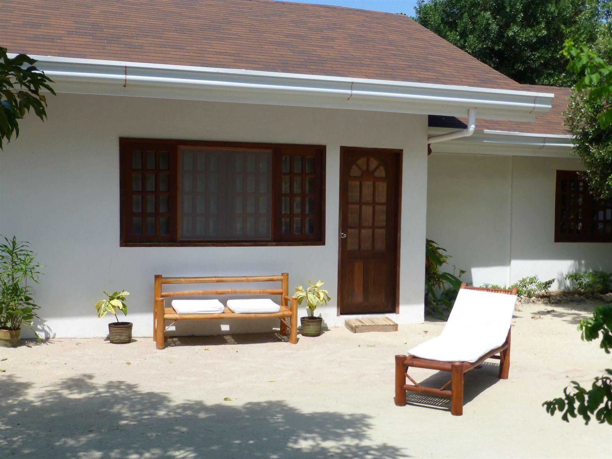 Talima Beach Villas & Dive Resort Cebu Kültér fotó