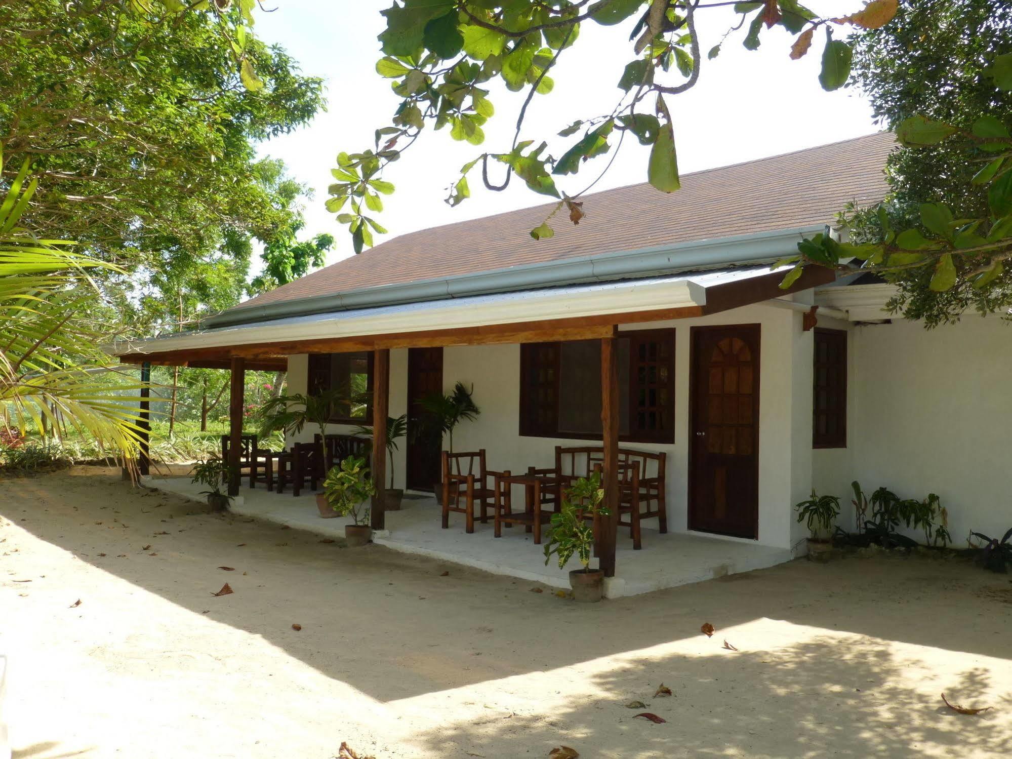 Talima Beach Villas & Dive Resort Cebu Kültér fotó